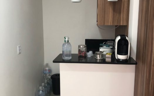 Sala comercial em Moema com mobília para locação